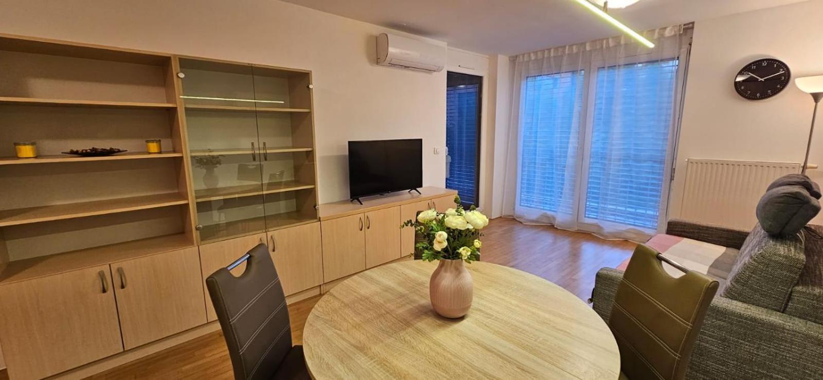 Lana Apartment